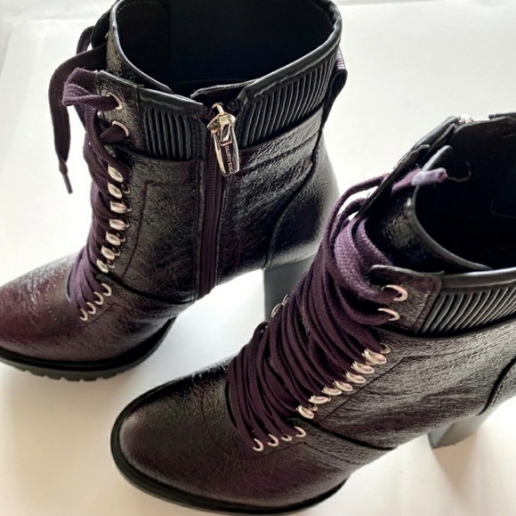 NEW VINCE CAMUTO "ERMANIA" BOOTS - Picture 2 of 16
